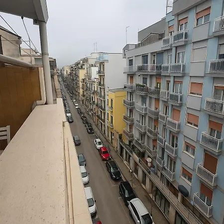 Апартаменты Grey Angel Oak House Near The Station Бари
