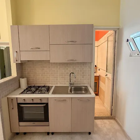 Grey Angel Oak House Near The Station Бари